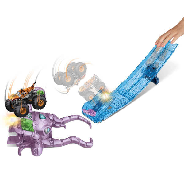 Hot Wheels Monster Trucks Action Starter Playset GYL09 - Octo-Slam