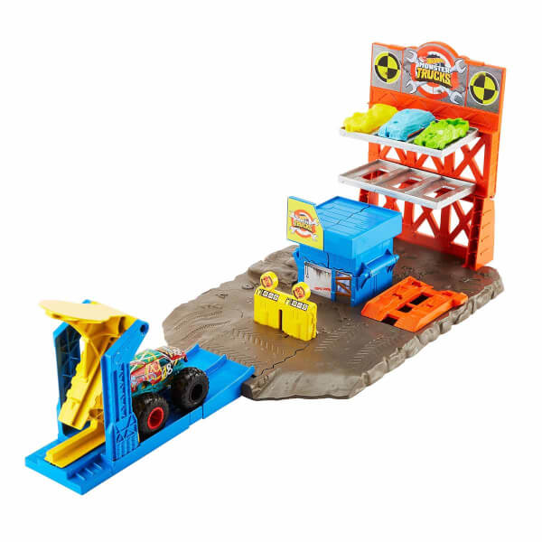 Hot Wheels Monster Trucks Взрывная станция Игровой набор HFB12