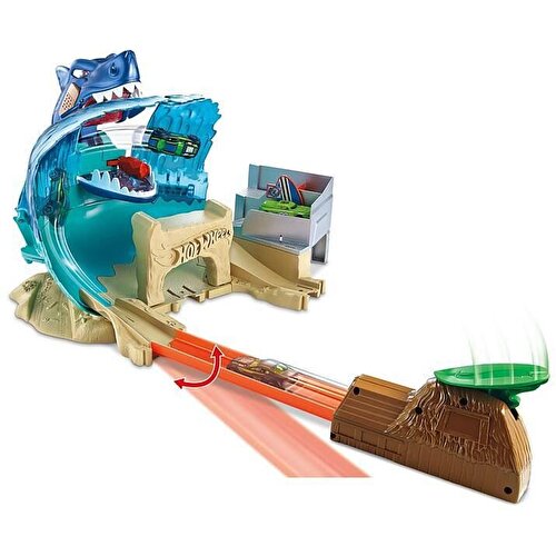 Игровой набор Hot Wheels Shark Beach Racing FNB21