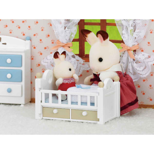 Sylvanian Families Детский кролик и кровать